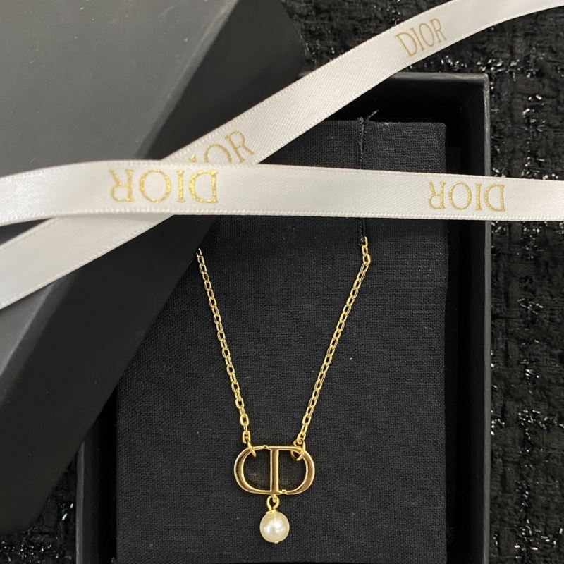 Unclassified Brand Necklaces